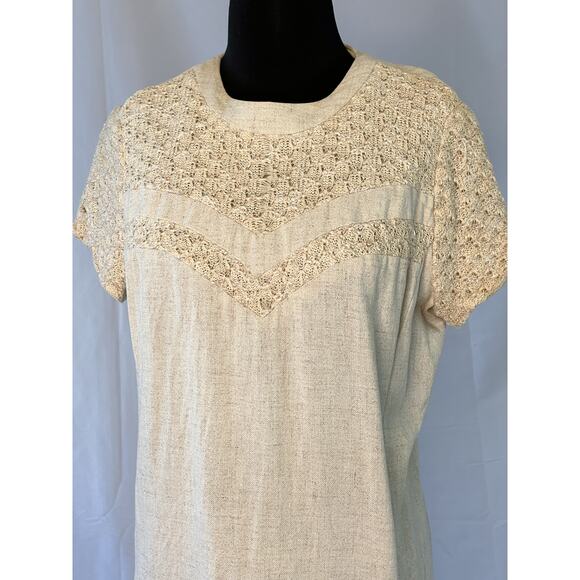1960s Cream Linen Blend Shift Dress w Crochet Yoke – Mr. Jack Dallas – Size 16 - Picture 13 of 16